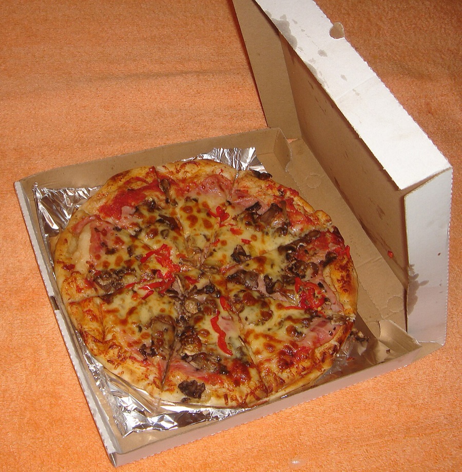 Pizza antes: foto original de pizza na caixa